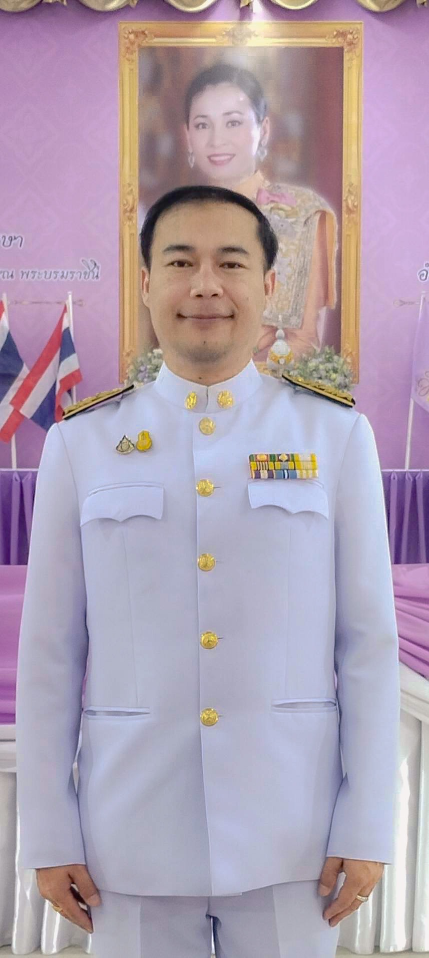 ผู้อำนวยการสถานศึกษา นายวีระเชษฐ์ วรรณรส